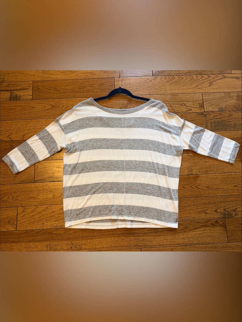 Calvin Klein Striped Gray & White 3/4 Sleeve Lightweight Women's Knitted Top